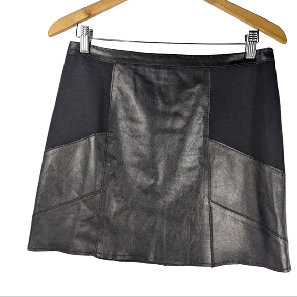Halogen Black Chic Leather Rayon Bikercore Minimalist Mini Skirt Size 8 - Picture 1 of 11